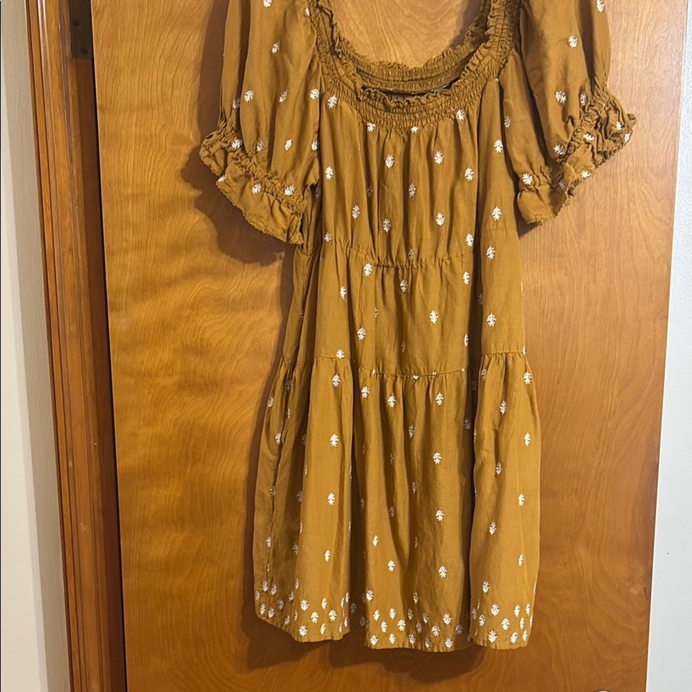 Old Navy Mustard Dress with White embroidery, size medium